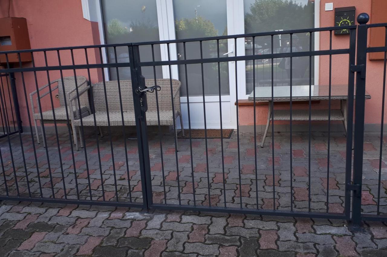 Kertvarosi Apartman II Tiszaújváros Extérieur photo