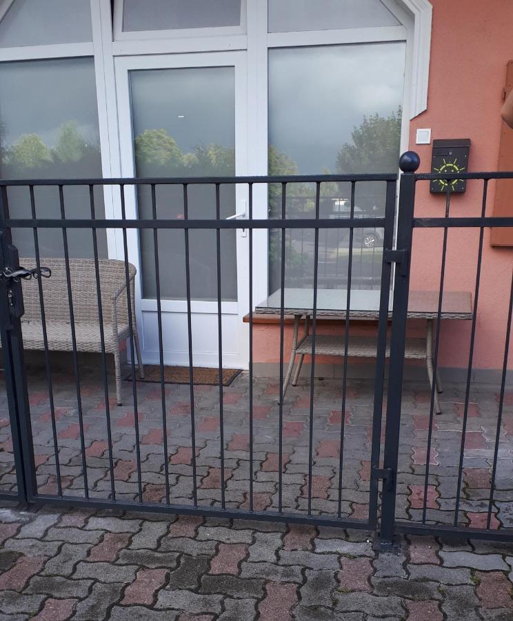 Kertvarosi Apartman II Tiszaújváros Extérieur photo