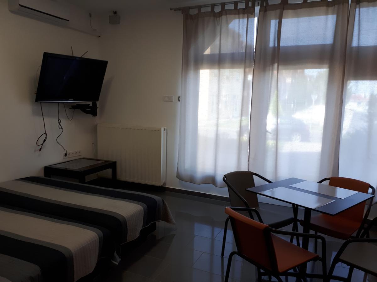 Kertvarosi Apartman II Tiszaújváros Extérieur photo